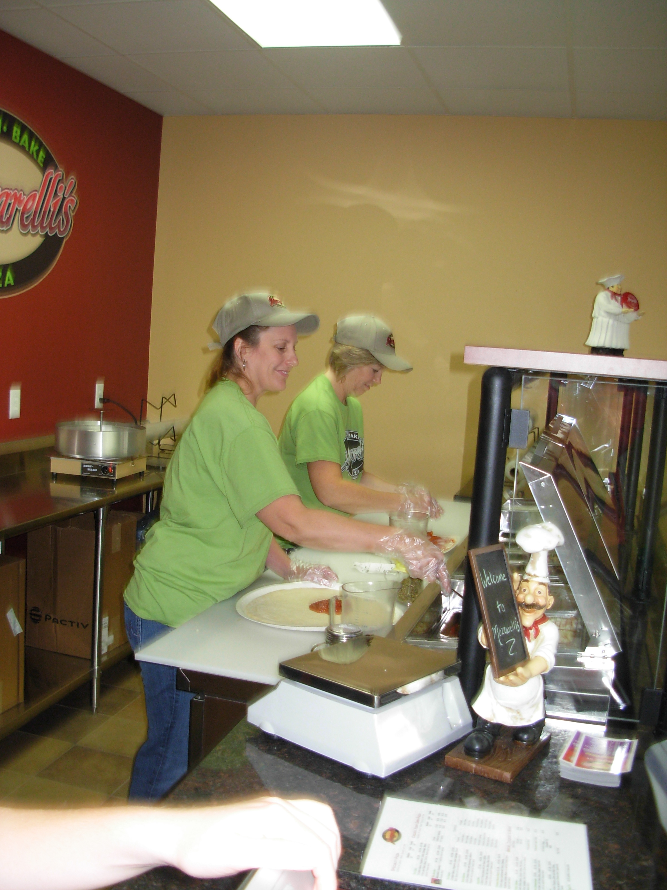 Mozzarelli’s Take-N-Bake Pizza opens