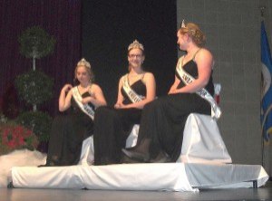 photo by Dennis Dalman The Sauk Rapids ambassadors chosen last year get ready to welcome the newly chosen ambassadors who will take their place in representing the city. From left to right are Chelsey Haffner, Kaitlin Janson and Kayla Keller. 