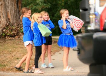 Sartell Homecoming Parade