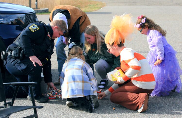 A boo-tiful day to trunk or treat